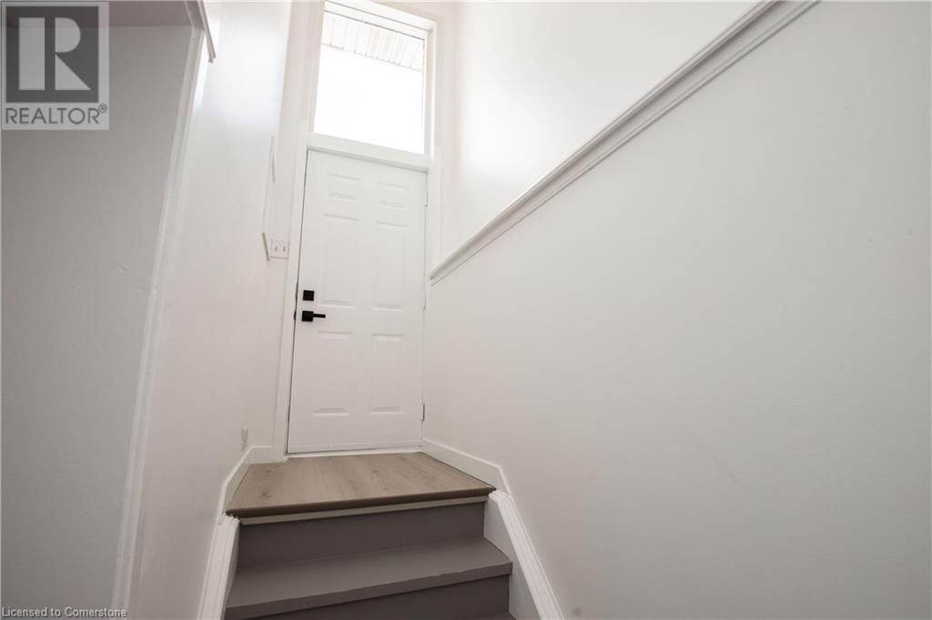 Photo 4 of 358 East 43rd Street Unit Lower, Hamilton ON