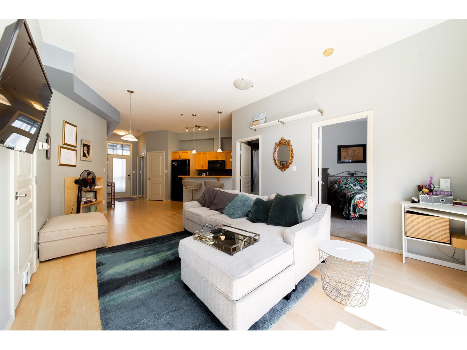 Photo 10 of 418 10147 112 St Nw, Edmonton AB