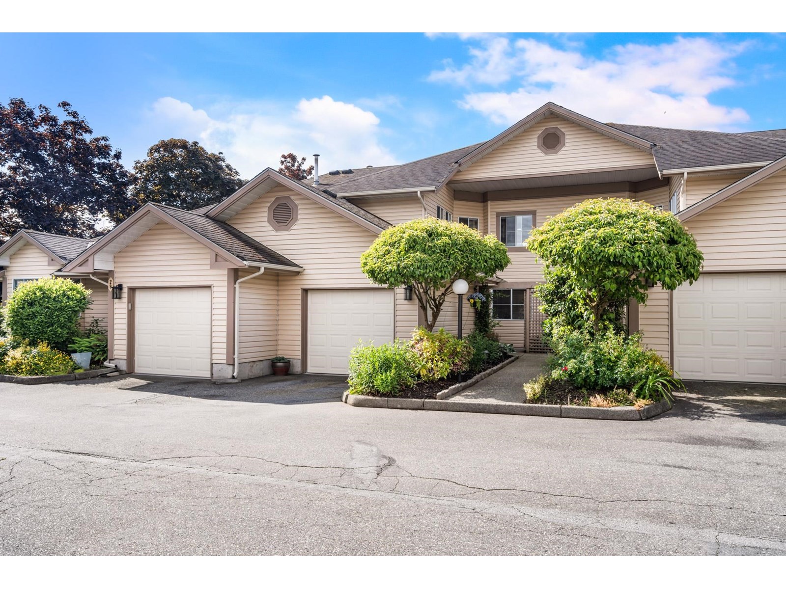 Photo 1 of 30 6140 192 Street, Surrey BC