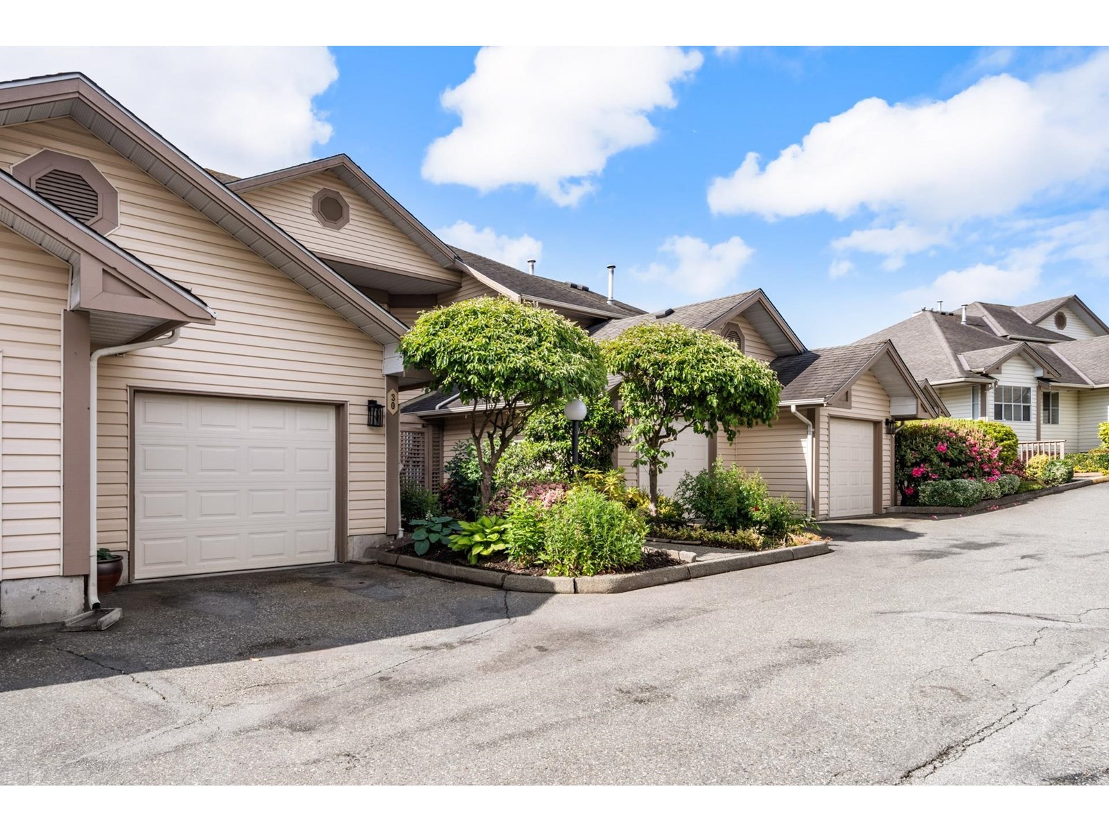 Photo 3 of 30 6140 192 Street, Surrey BC