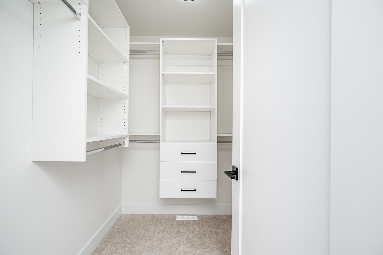 Photo 16 of 20524 76 Avenue, Langley BC