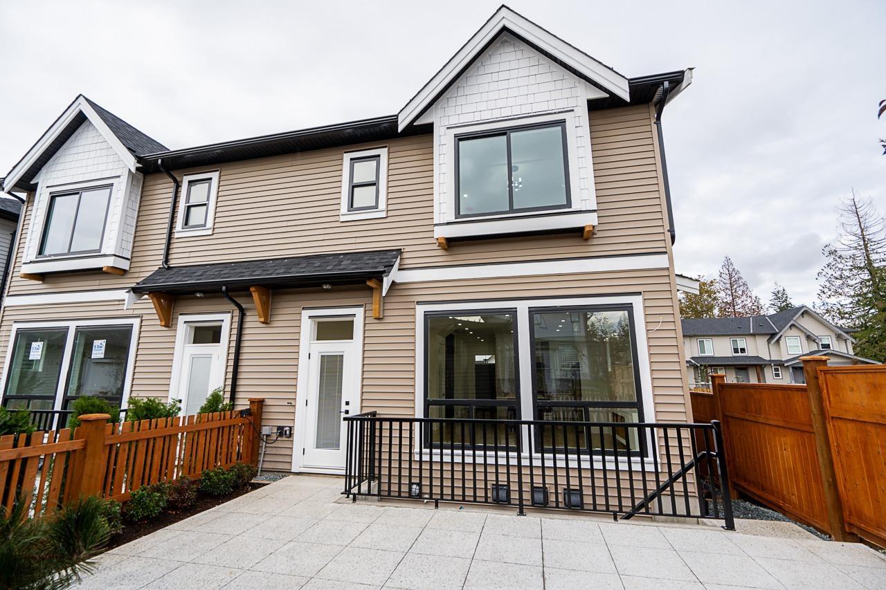 Photo 4 of 20524 76 Avenue, Langley BC