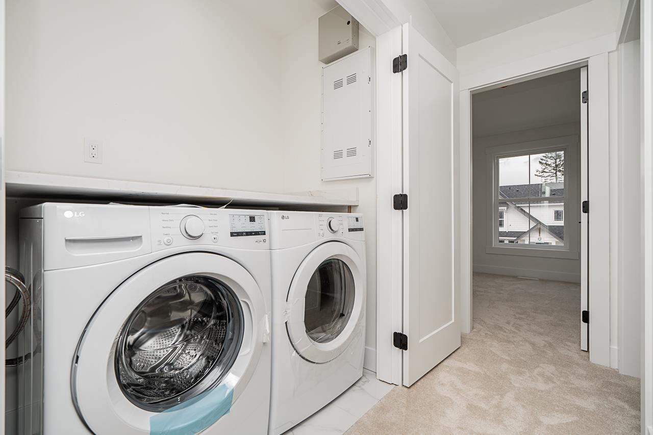 Photo 12 of 20524 76 Avenue, Langley BC
