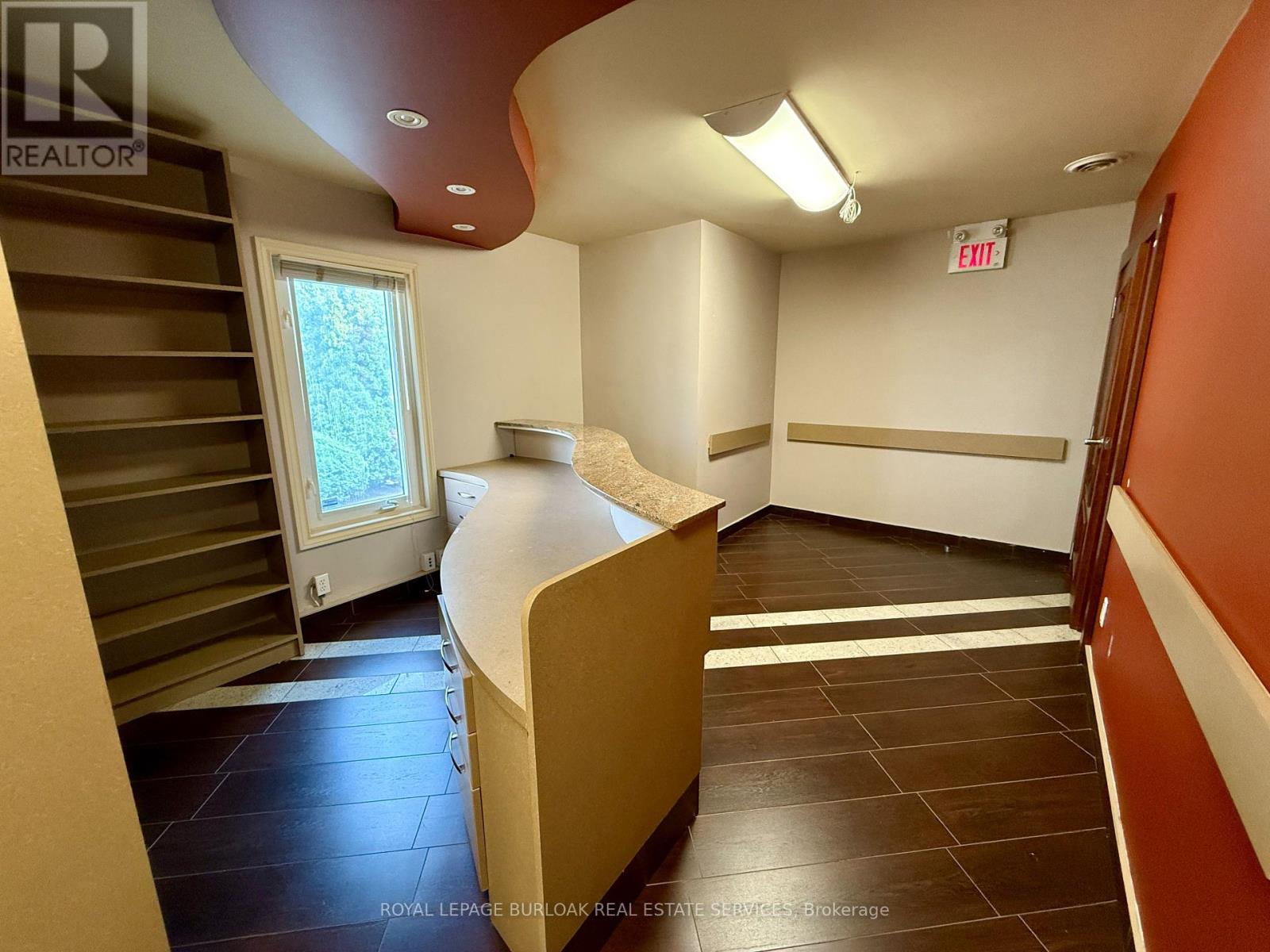 Photo 13 of 906 Brant Street, Burlington ON