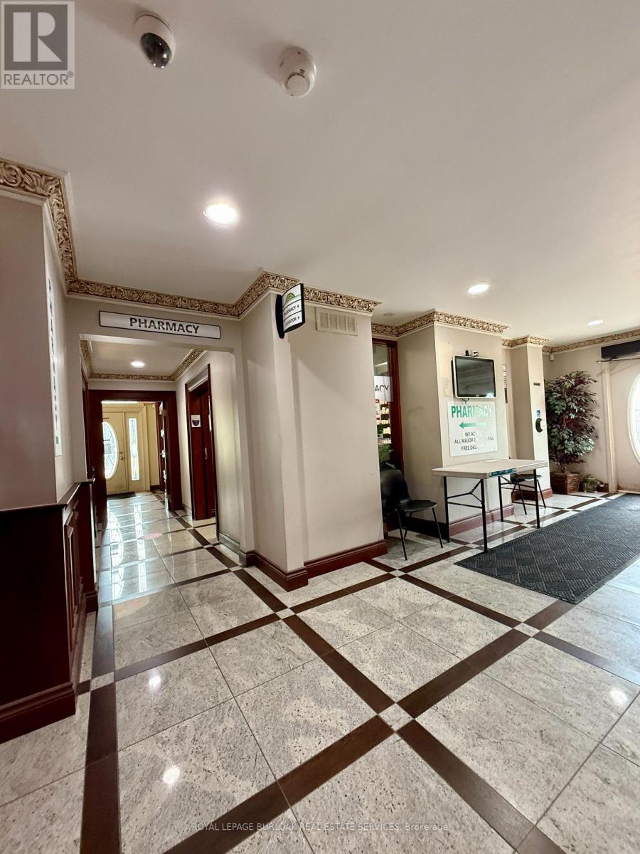 Photo 15 of 906 Brant Street, Burlington ON