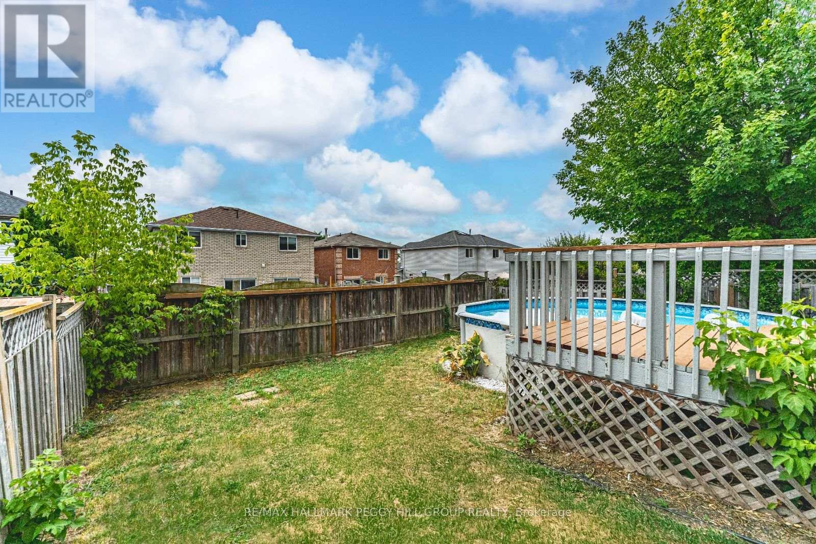 Photo 15 of 13 Golds Crescent, Barrie ON