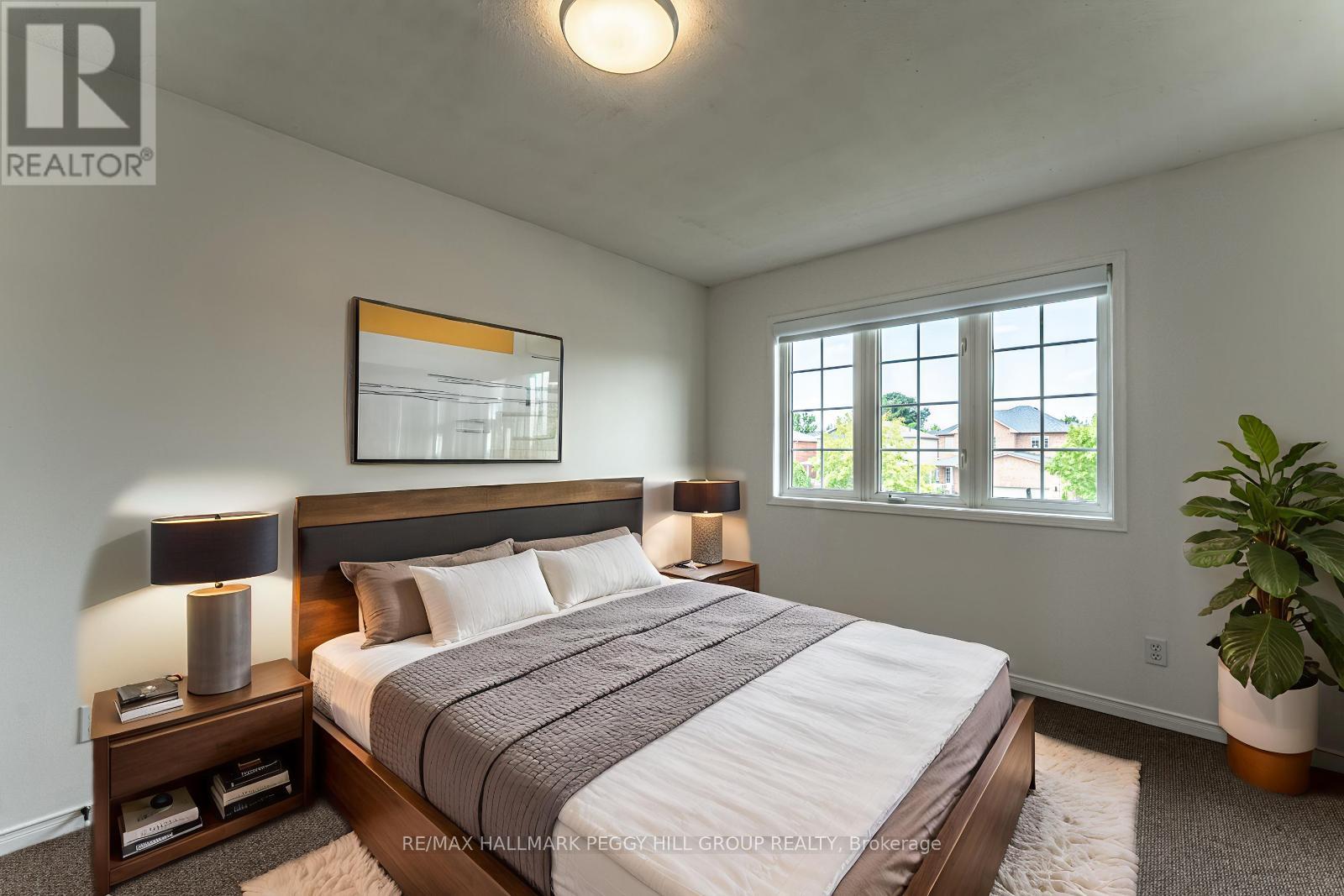Photo 6 of 13 Golds Crescent, Barrie ON