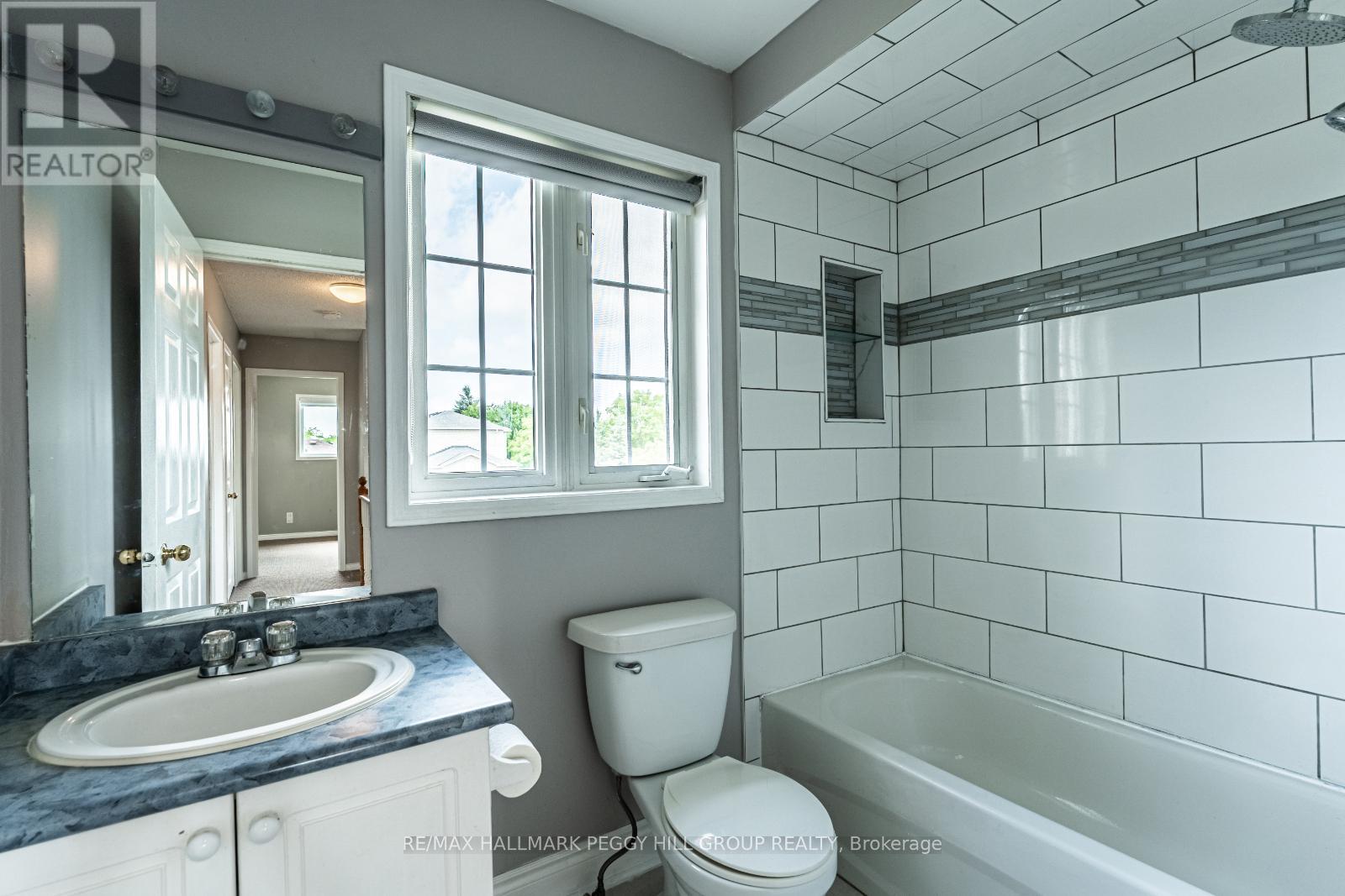 Photo 9 of 13 Golds Crescent, Barrie ON