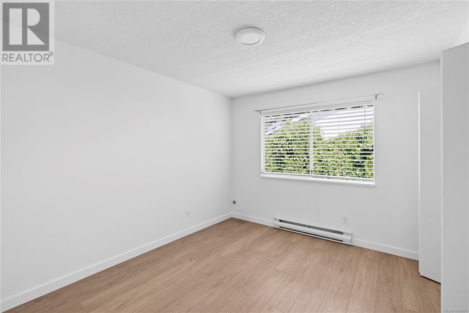 Photo 30 of 332 Moilliet St S, Parksville BC