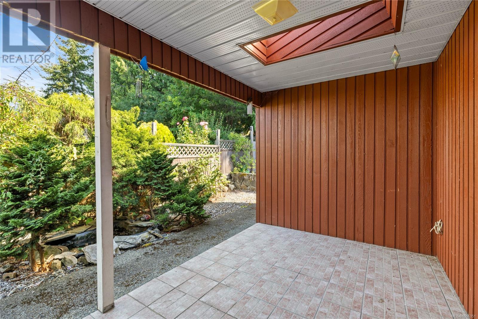Photo 38 of 332 Moilliet St S, Parksville BC