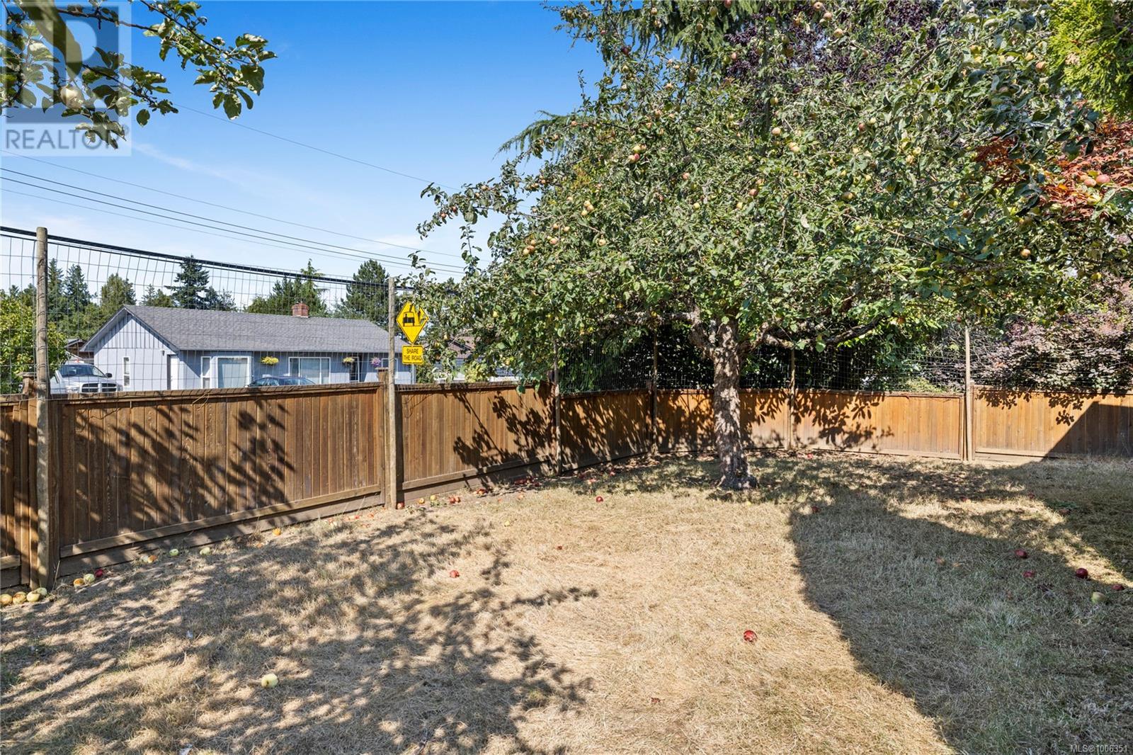 Photo 41 of 332 Moilliet St S, Parksville BC