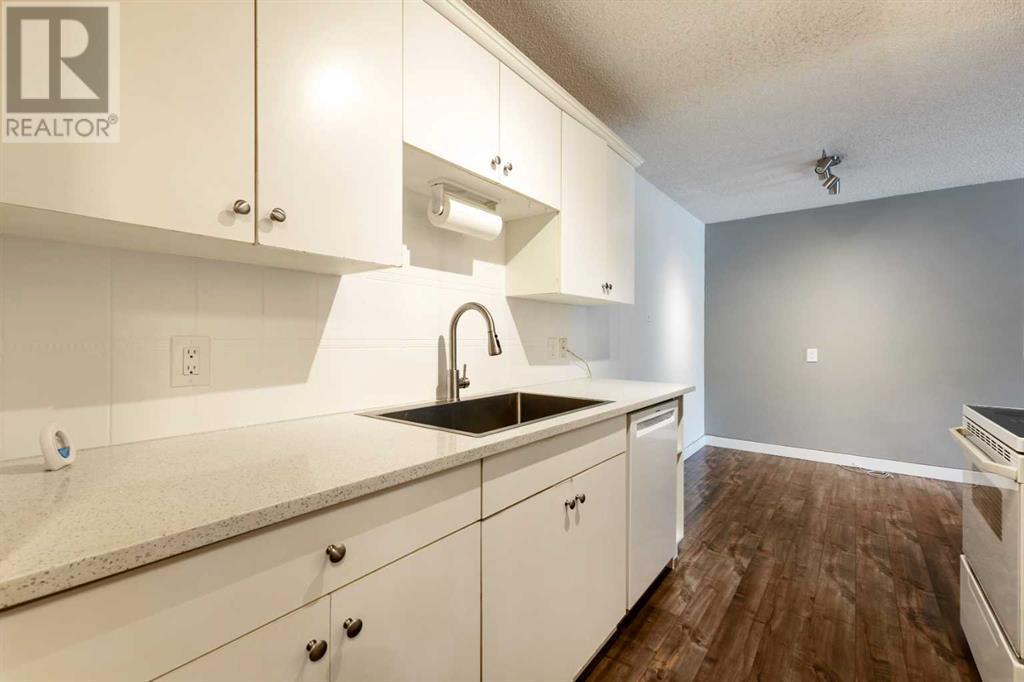 Single Family House for Sale in    Street NW Varsity Calgary 