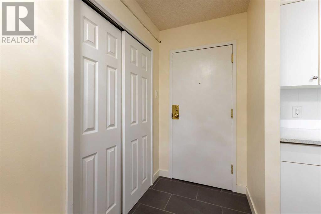 Single Family House for Sale in    Street NW Varsity Calgary 