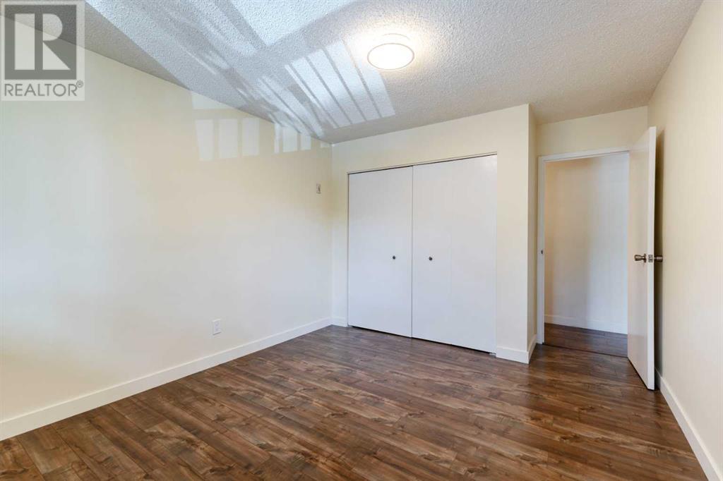 Single Family House for Sale in    Street NW Varsity Calgary 