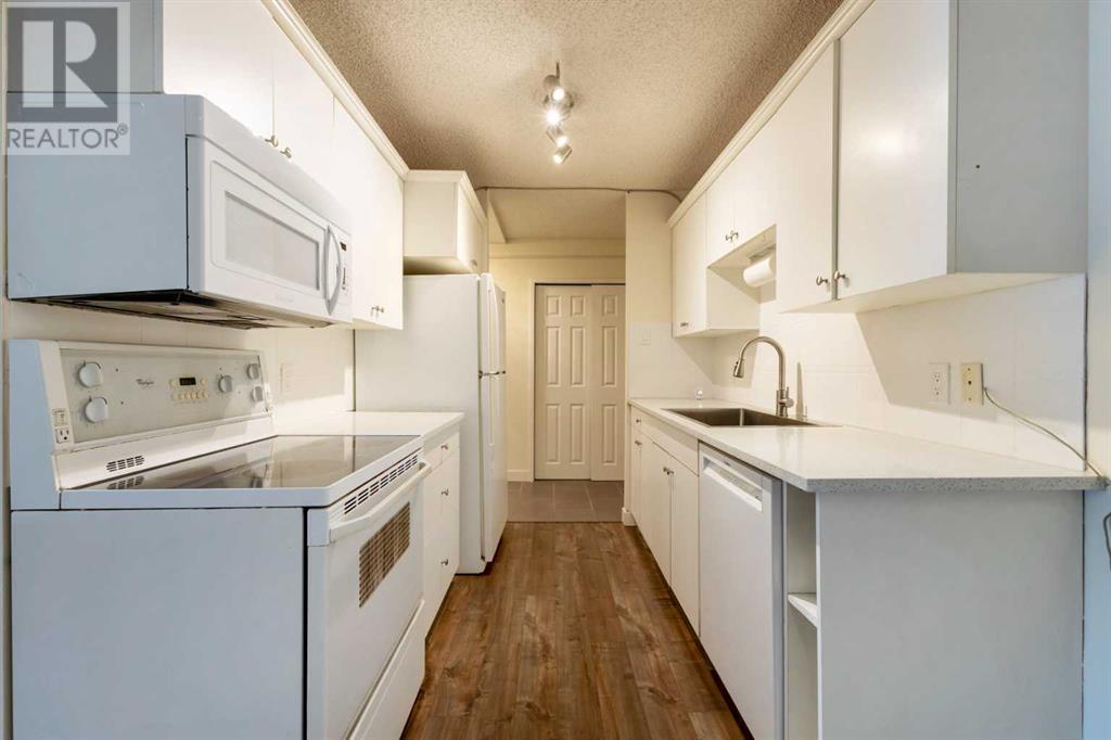 Single Family House for Sale in    Street NW Varsity Calgary 
