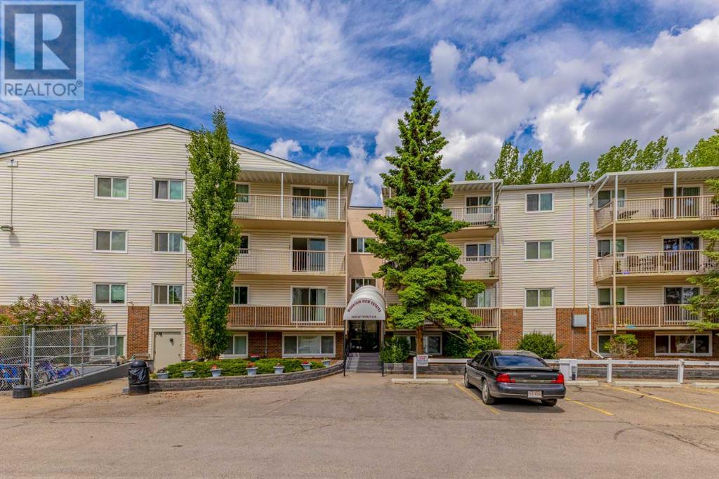 Single Family House for Sale in    Street NW Varsity Calgary 