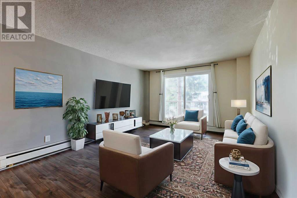 Single Family House for Sale in    Street NW Varsity Calgary 