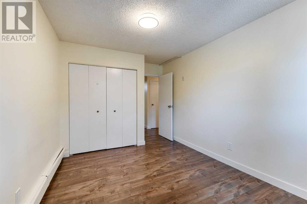 Single Family House for Sale in    Street NW Varsity Calgary 