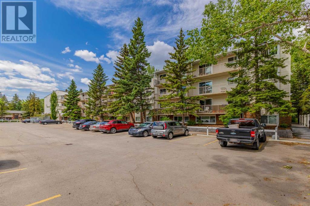 Single Family House for Sale in    Street NW Varsity Calgary 