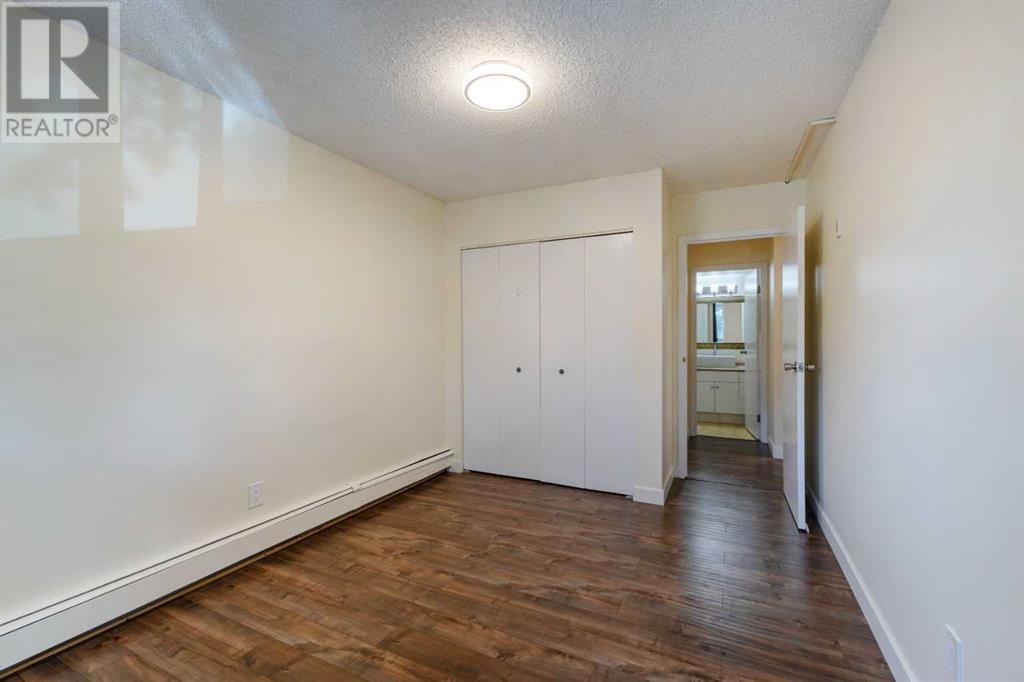 Single Family House for Sale in    Street NW Varsity Calgary 