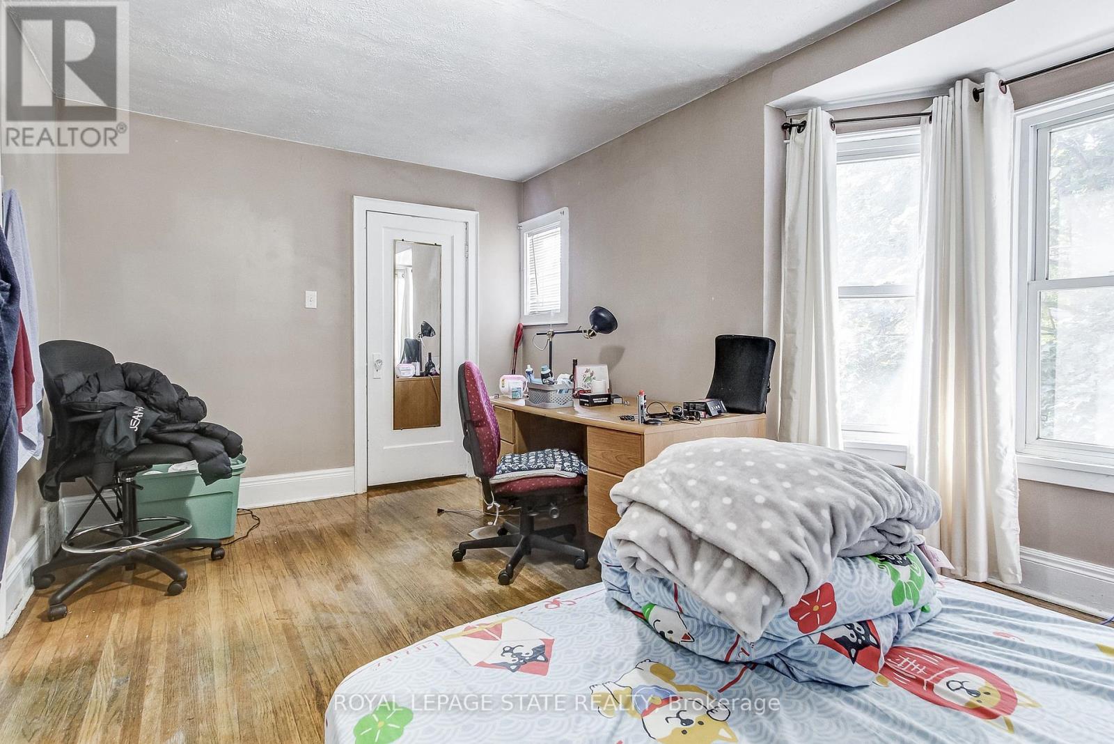 Photo 10 of 110 Dromore Crescent, Hamilton ON