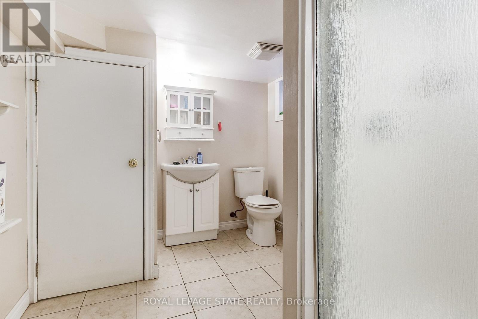 Photo 17 of 110 Dromore Crescent, Hamilton ON