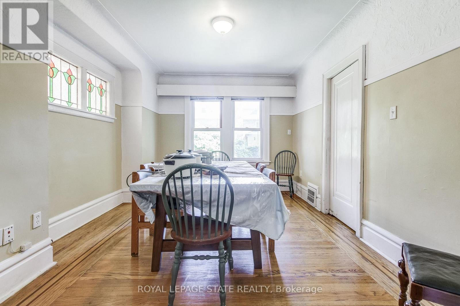 Photo 7 of 110 Dromore Crescent, Hamilton ON