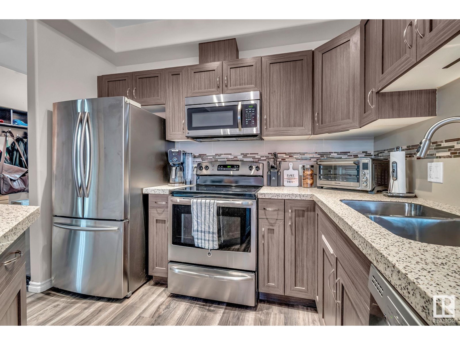 Photo 13 of 104 10046 110 St Nw, Edmonton AB