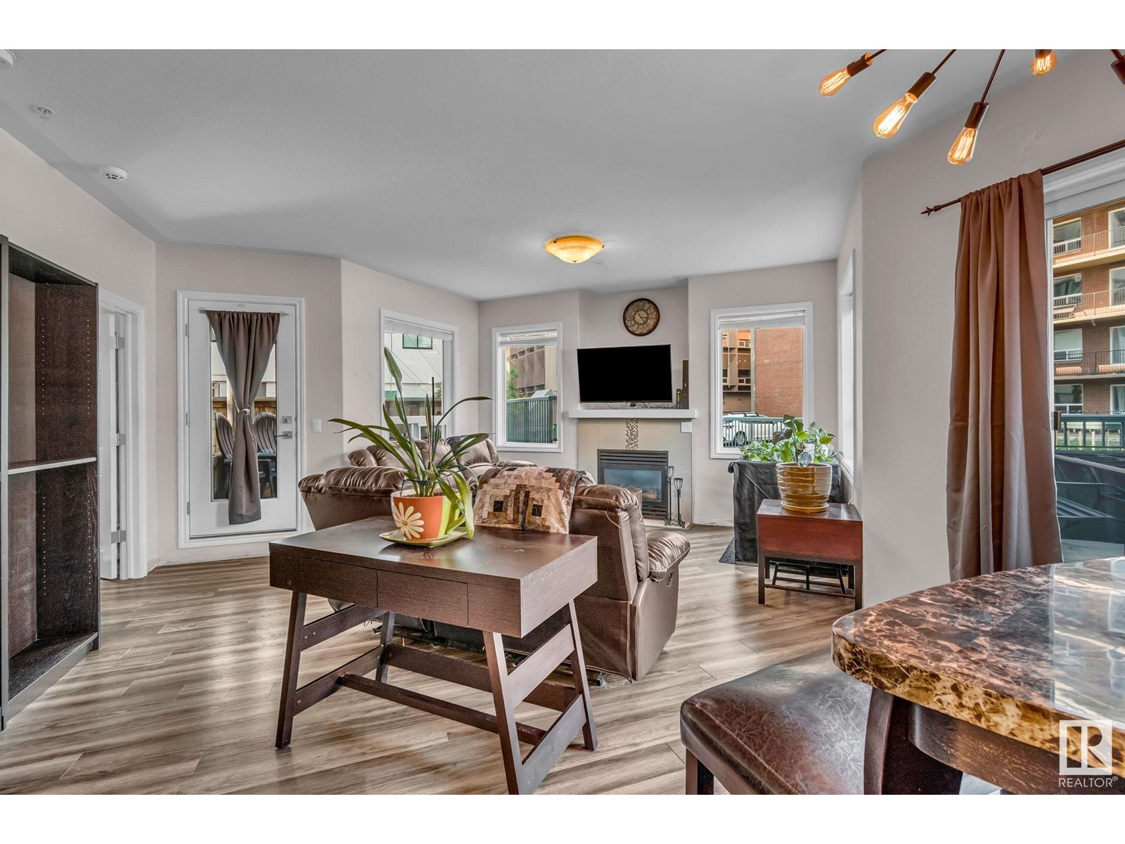 Photo 4 of 104 10046 110 St Nw, Edmonton AB