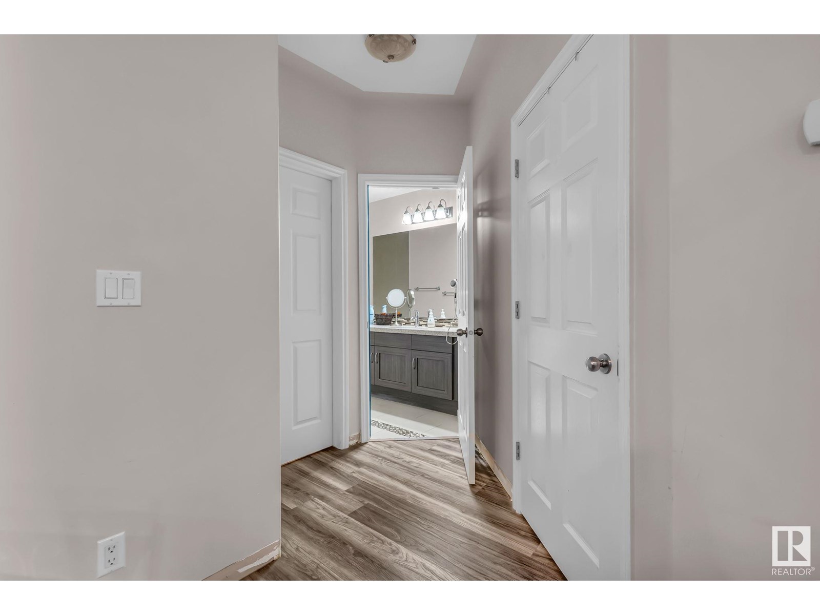 Photo 6 of 104 10046 110 St Nw, Edmonton AB
