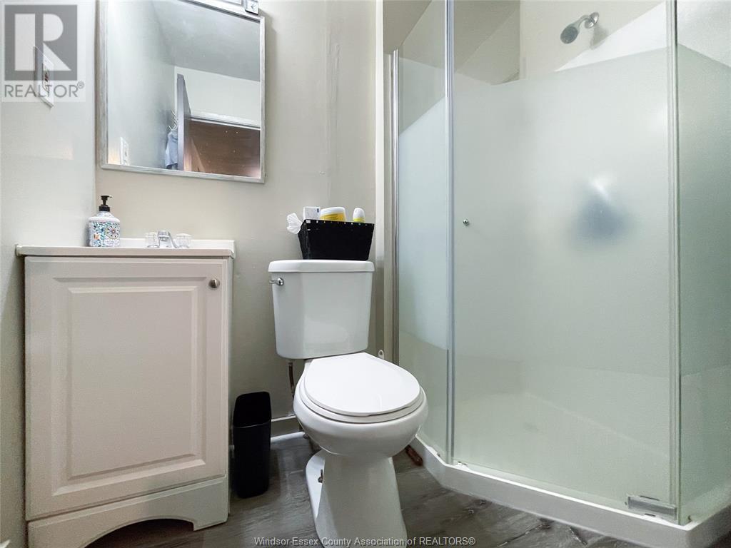 Photo 11 of 327 29 Curry, Windsor ON