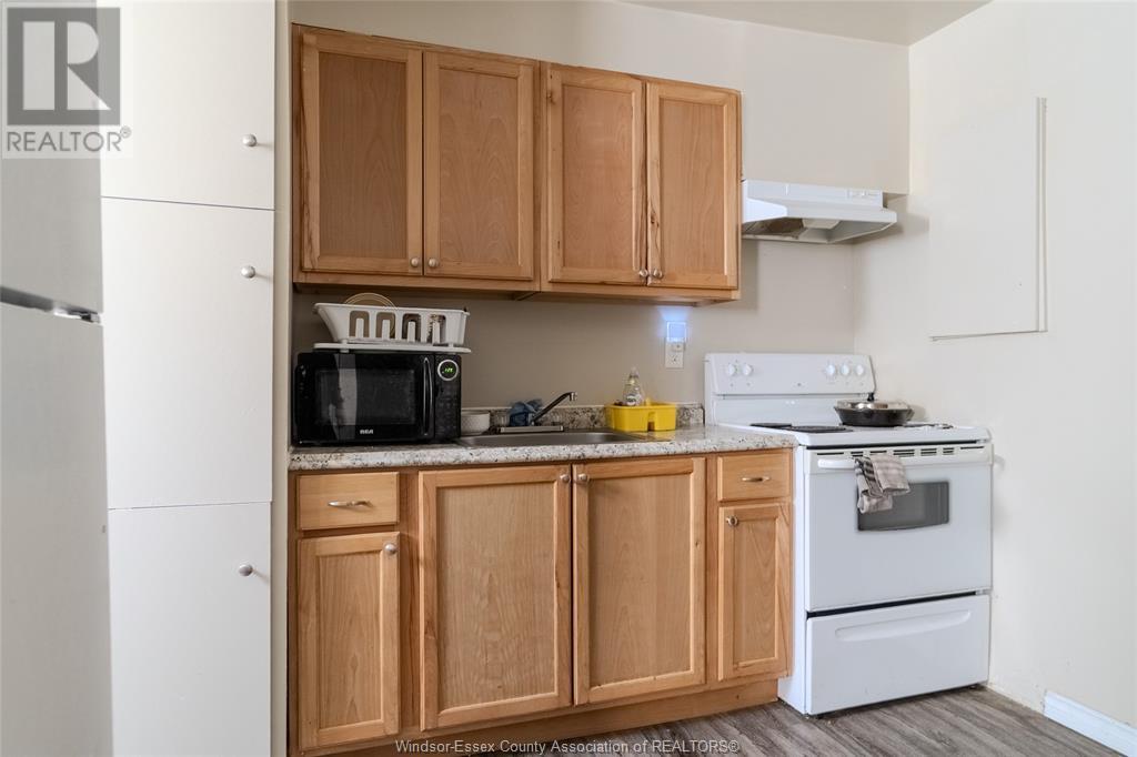 Photo 4 of 327 29 Curry, Windsor ON