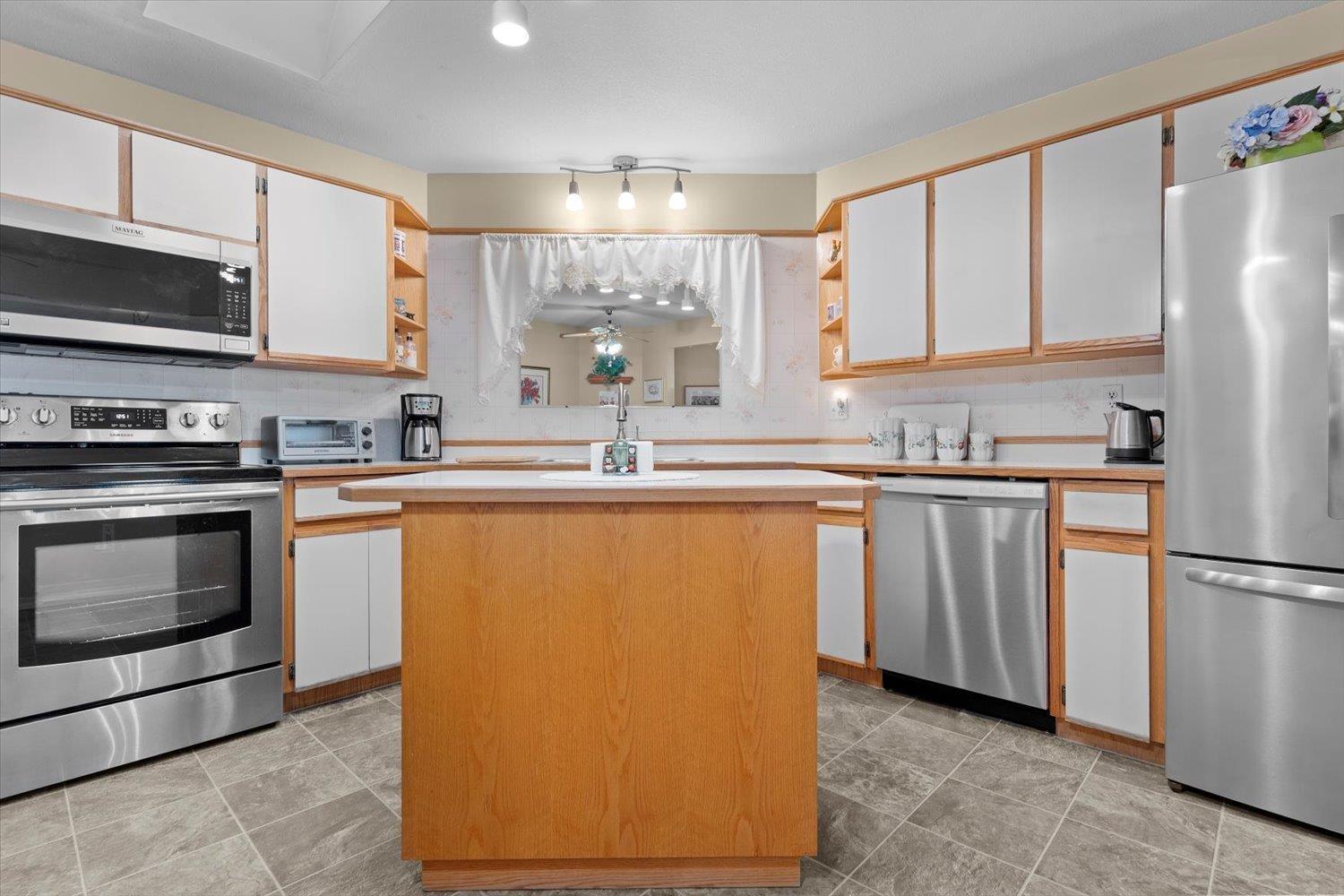 306 45660 KNIGHT ROAD, Sardis West Vedder, Chilliwack