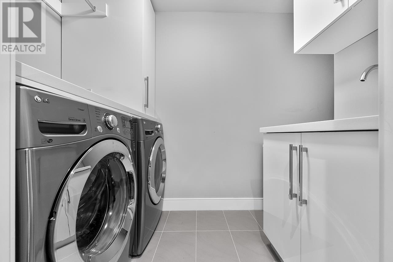 1705 210 SALTER STREET, New Westminster