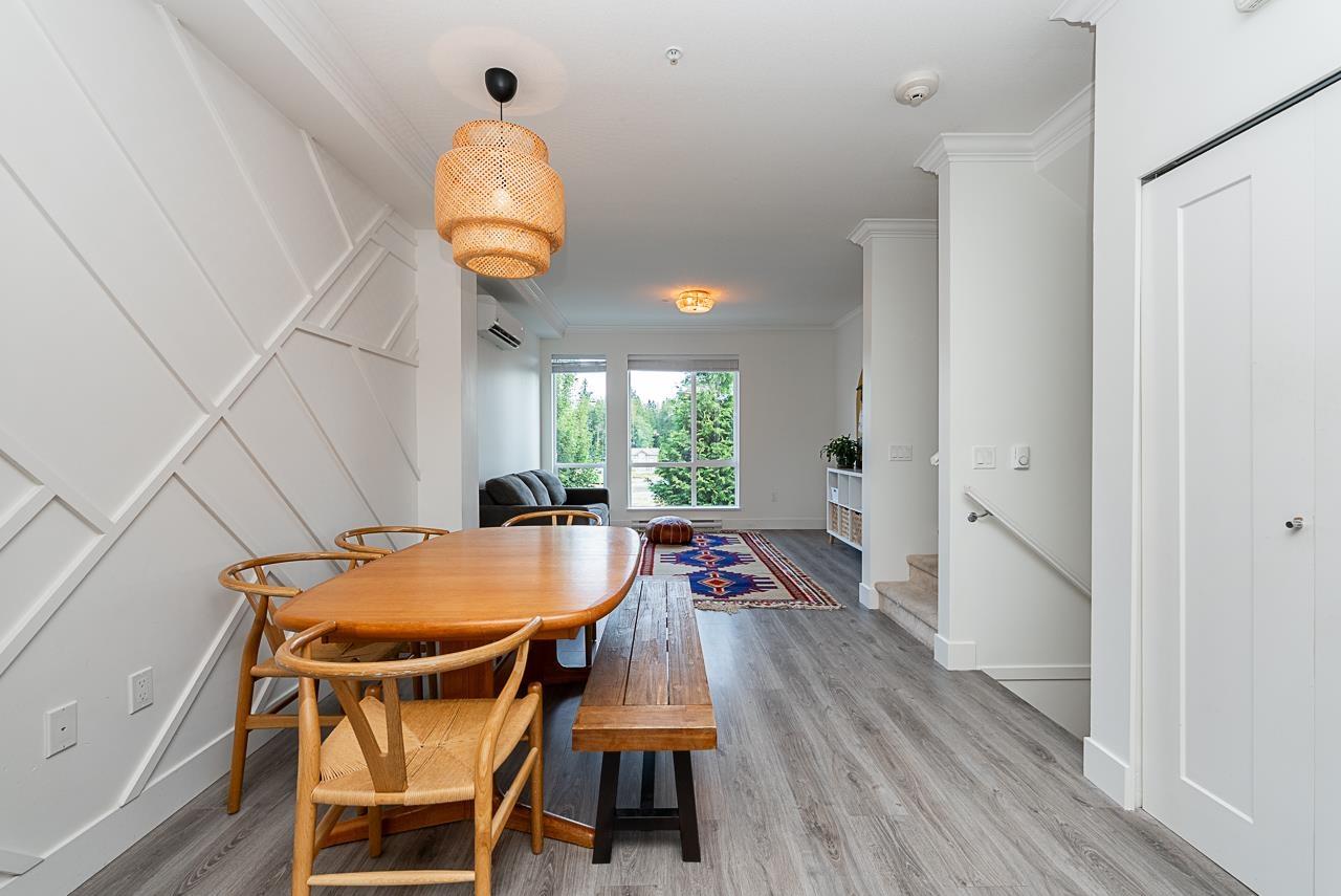Photo 10 of 43 15775 Mountain View Drive, Surrey BC