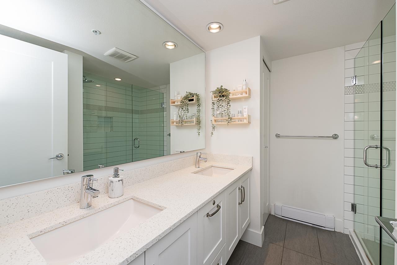 Photo 17 of 43 15775 Mountain View Drive, Surrey BC