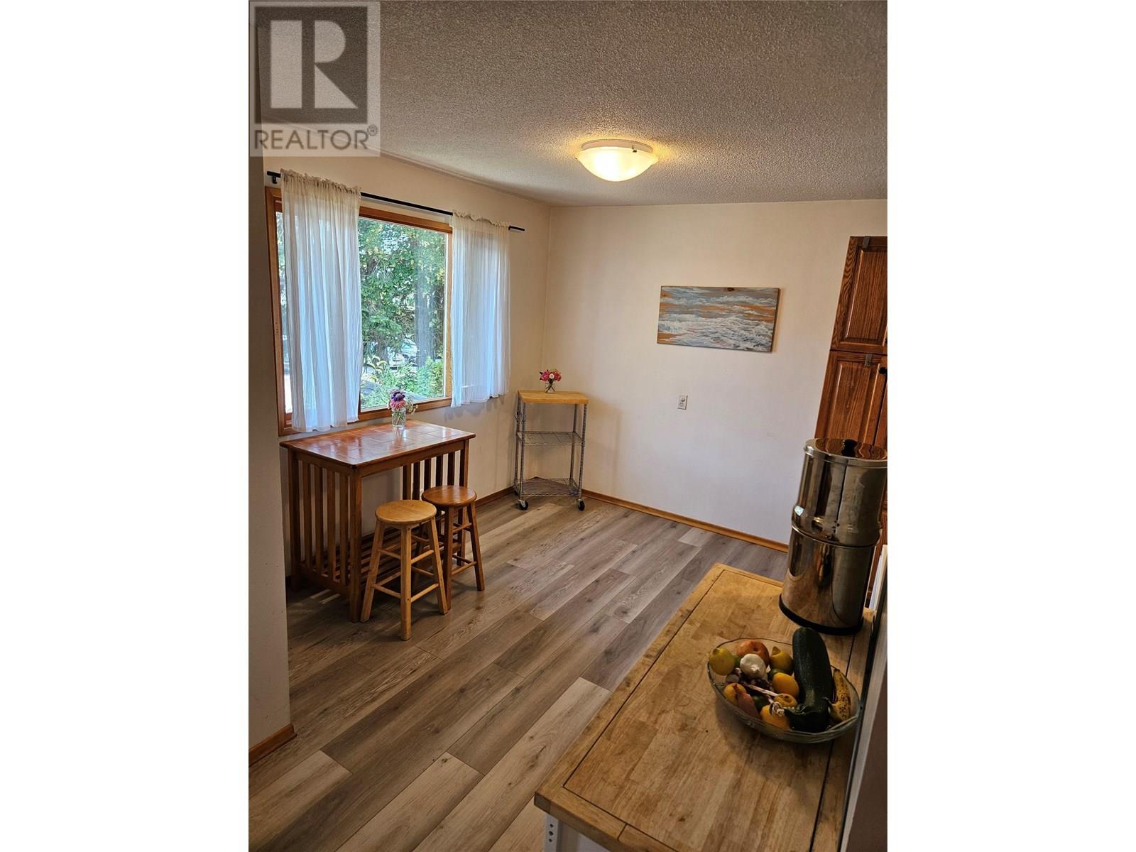 929 Dogwood Street, Creston