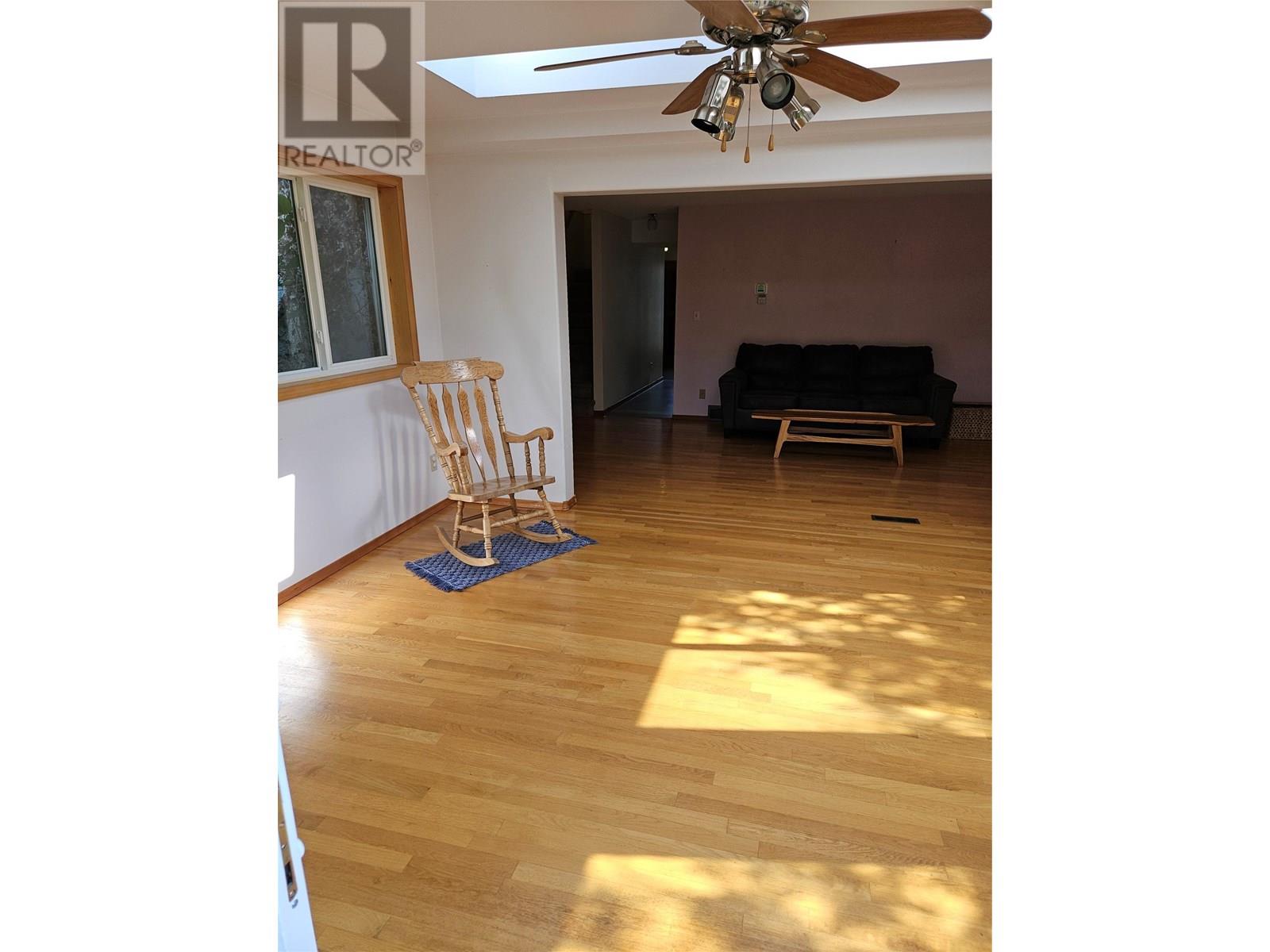 929 Dogwood Street, Creston