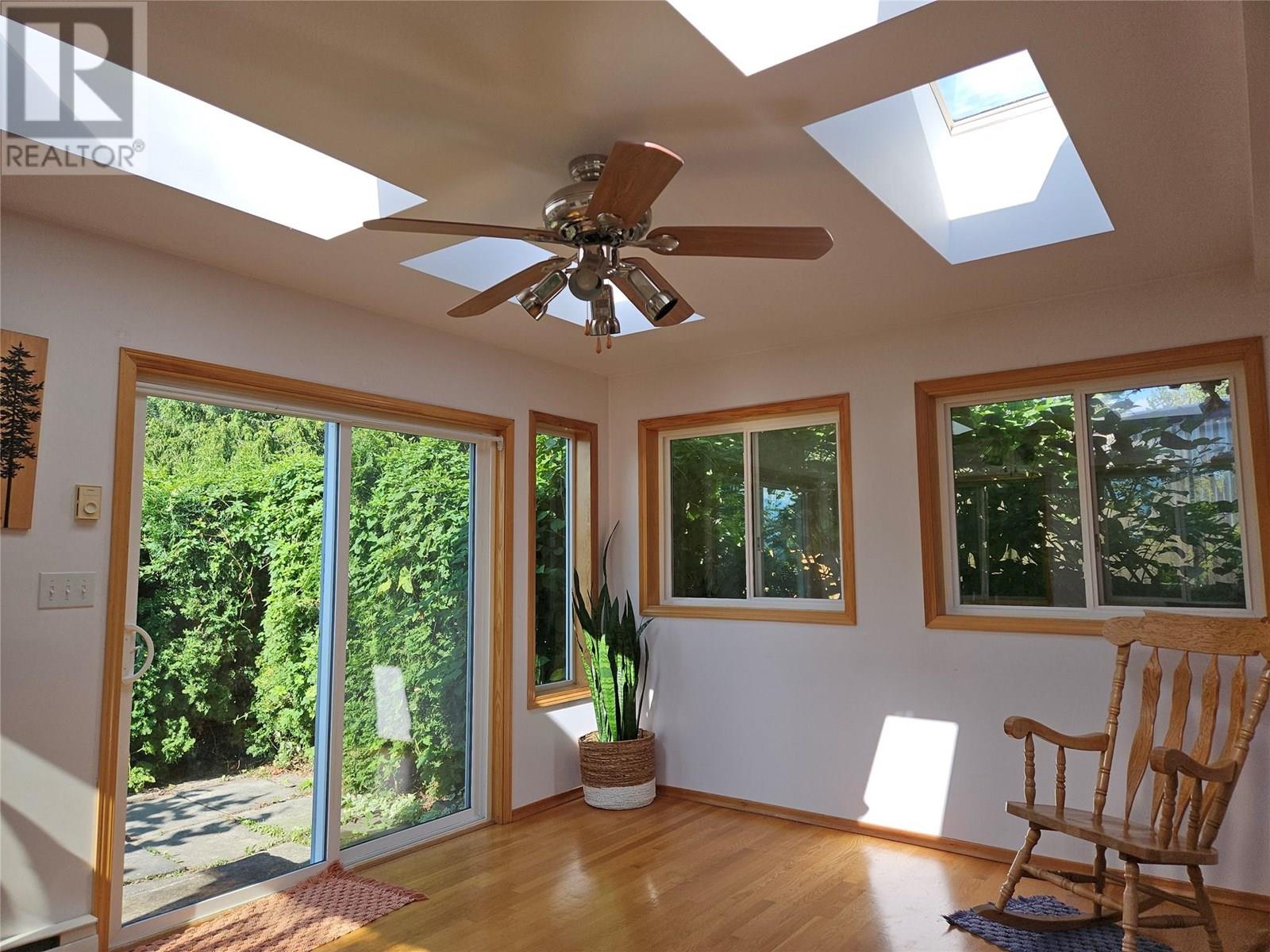 929 Dogwood Street, Creston