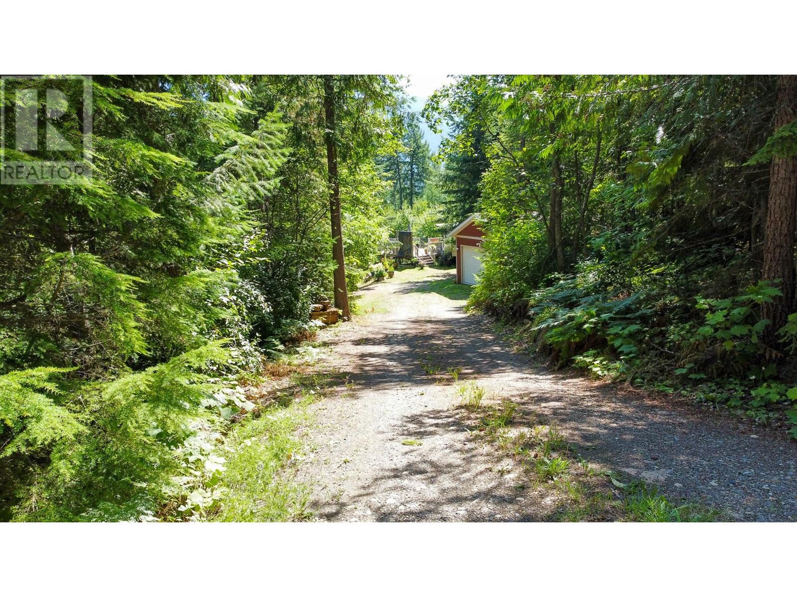 Photo 5 of 6240 Lake Street, Kaslo BC