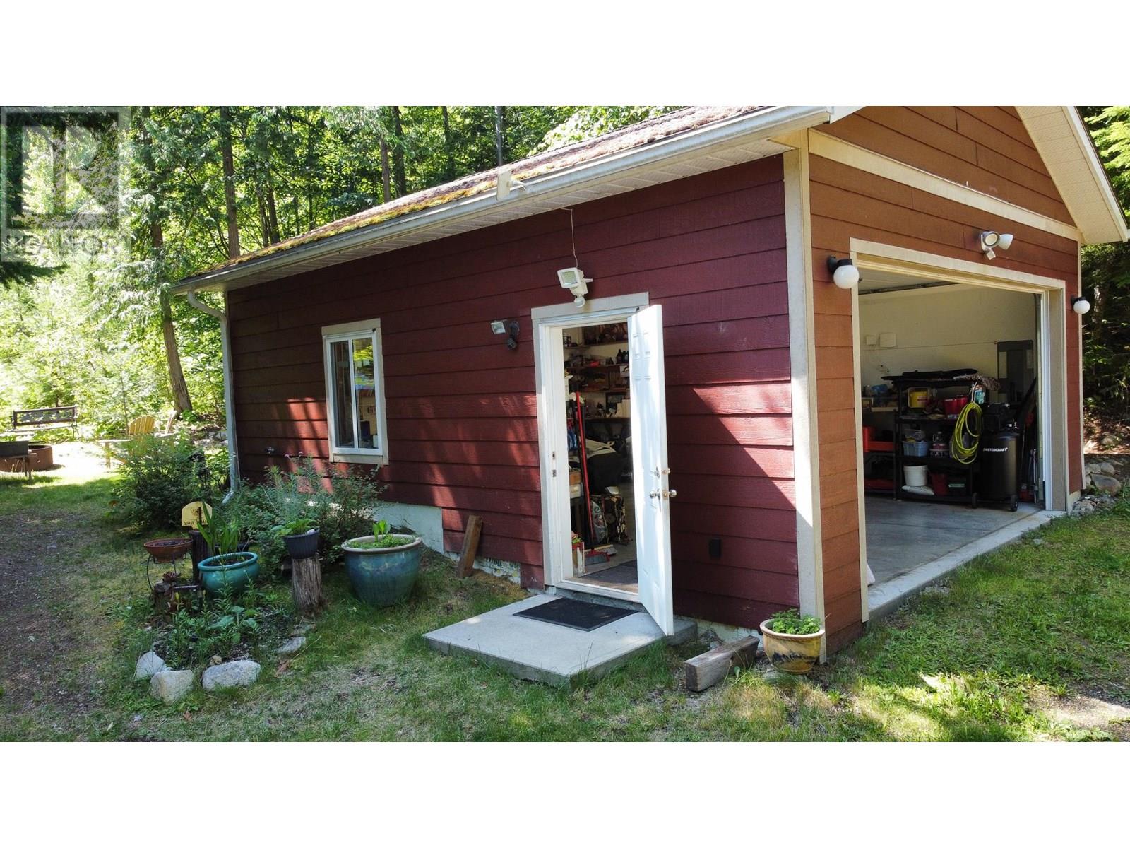 Photo 26 of 6240 Lake Street, Kaslo BC