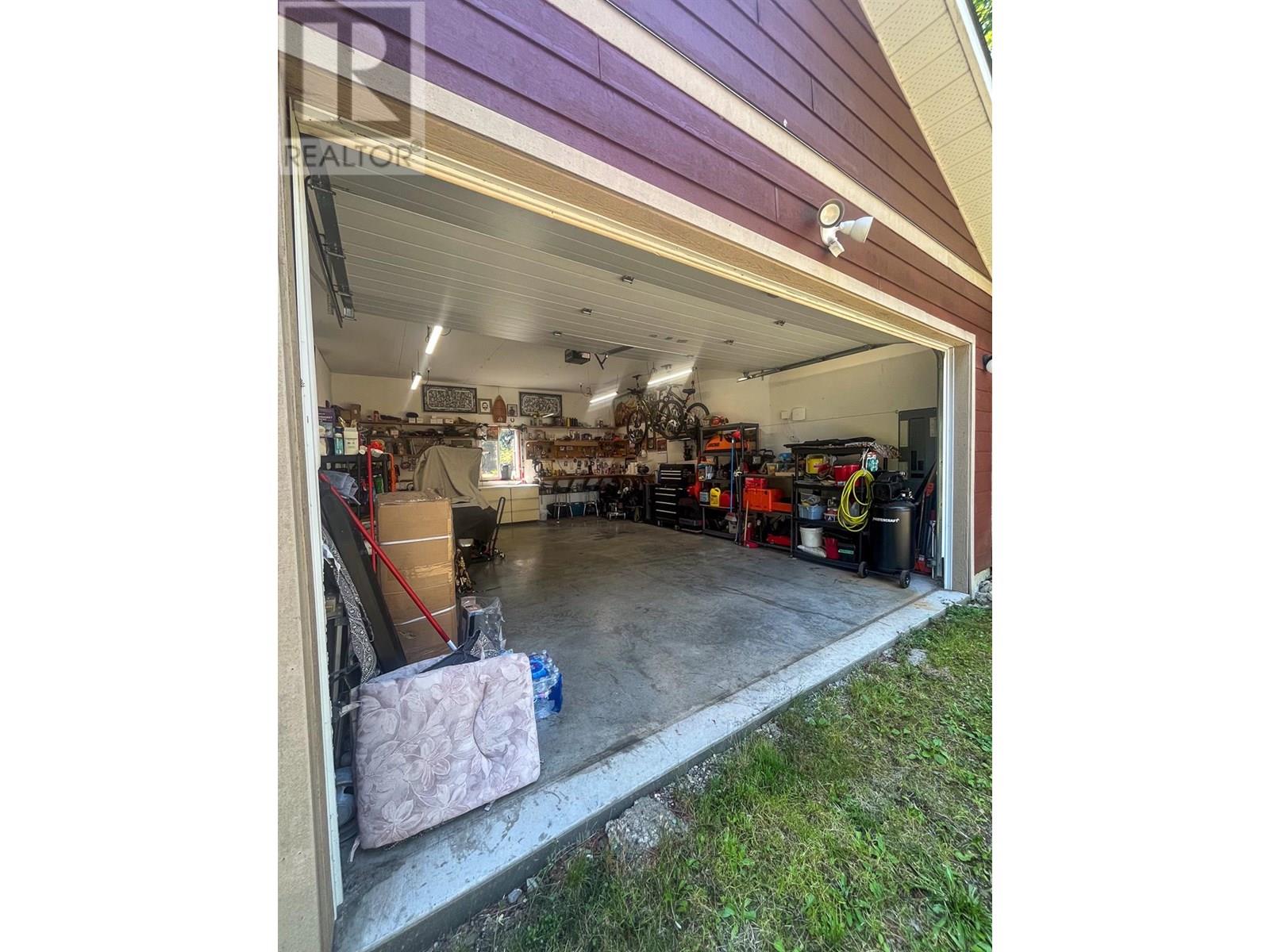 Photo 11 of 6240 Lake Street, Kaslo BC