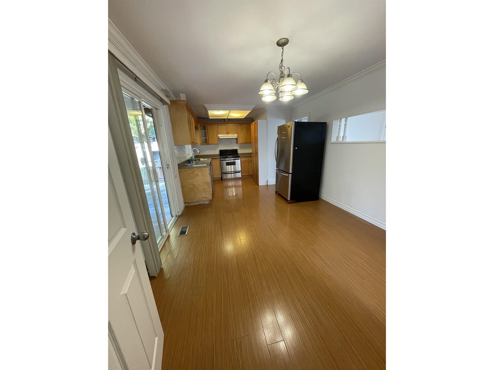 Photo 15 of 15149 88 Avenue, Surrey BC