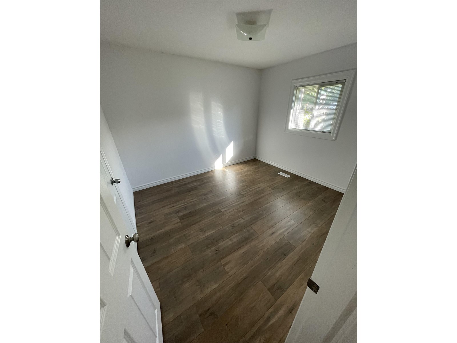 Photo 17 of 15149 88 Avenue, Surrey BC