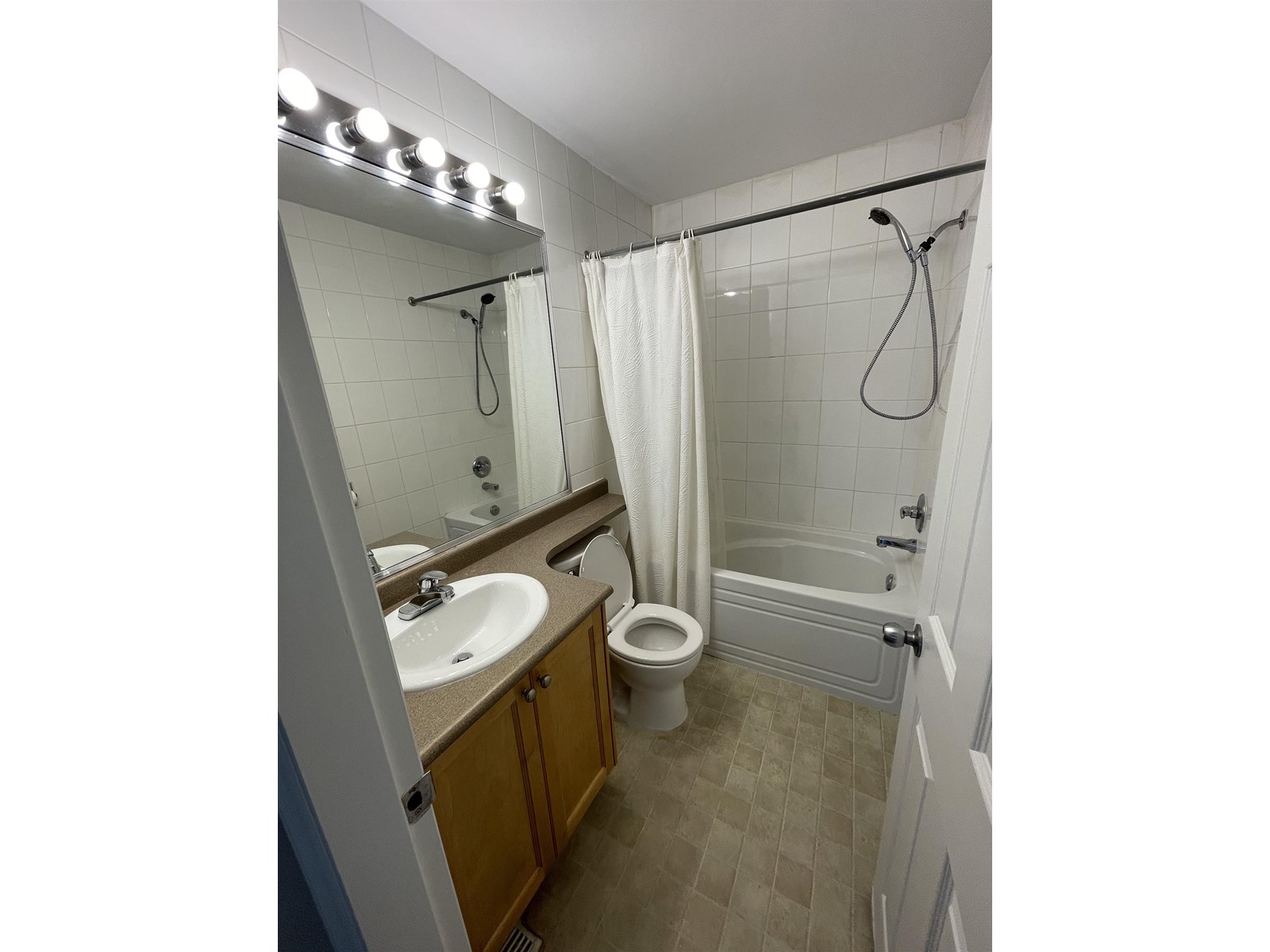 Photo 21 of 15149 88 Avenue, Surrey BC