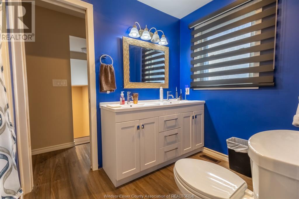 Photo 11 of 1695 Division Road North, Kingsville ON