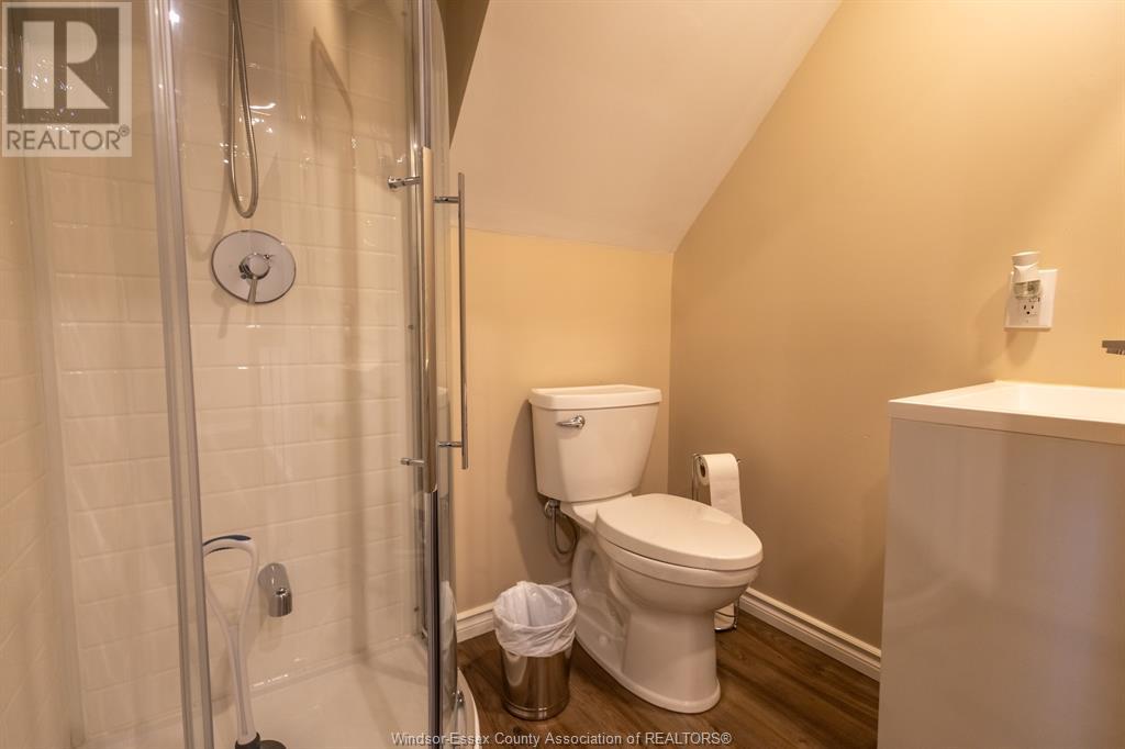 Photo 16 of 1695 Division Road North, Kingsville ON
