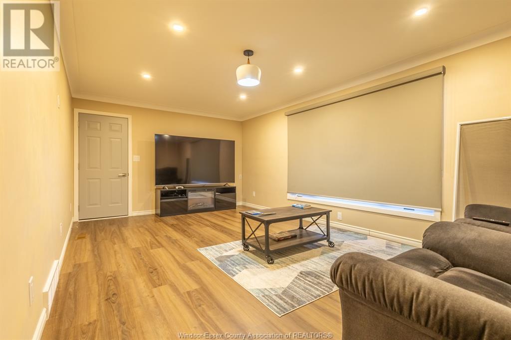 Photo 5 of 1695 Division Road North, Kingsville ON