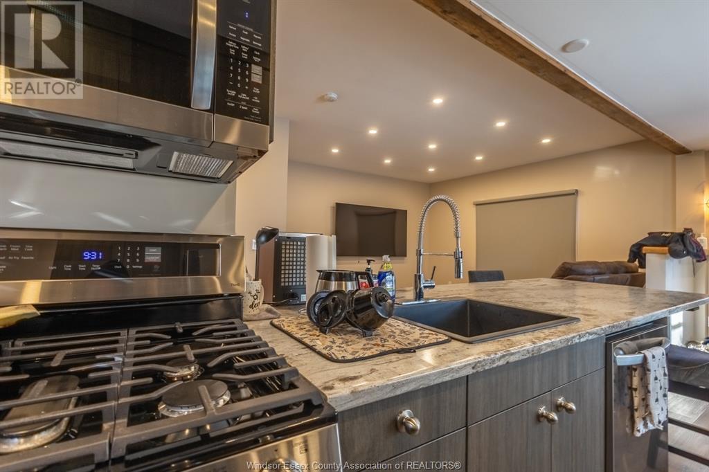 Photo 9 of 1695 Division Road North, Kingsville ON