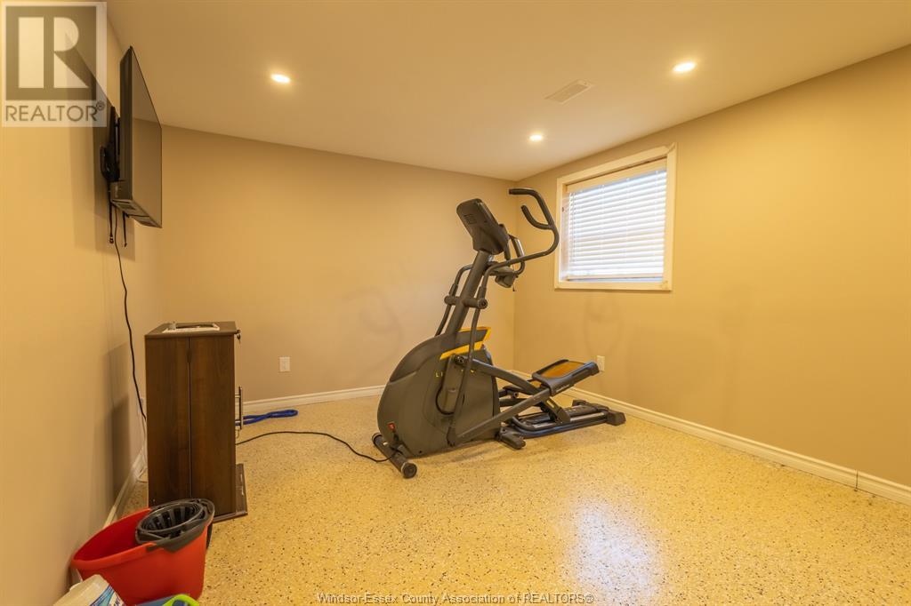 Photo 13 of 1695 Division Road North, Kingsville ON